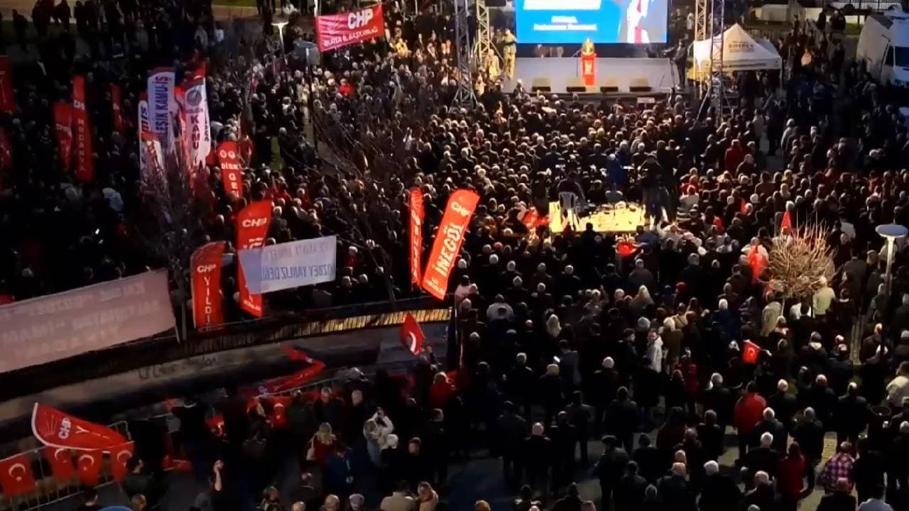 Bursalılar Mustafa Bozbey'e sahip çıkmak için toplandı