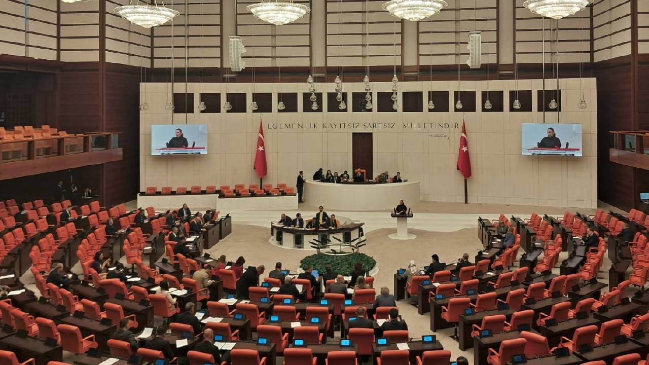 TBMM Dışişleri Komisyonu: AKP'li Oktay Körfez ülkelerini İsrail konusunda uyardı